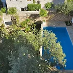 Villa Lukrecia, For 9, Private Pool, Free Parking, 450 M From The Supetar
