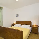 Lukrecia, For 9, Private Pool, Free Parking, 450 M From The Villa *