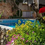 Lukrecia, For 9, Private Pool, Free Parking, 450 M From The * Supetar