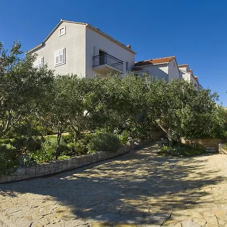 Lukrecia - Stone With Pool & Sea Views I Supetar, Brac