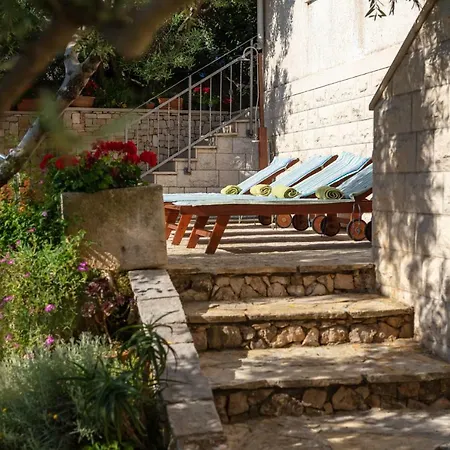 Lukrecia, For 9, Private Pool, Free Parking, 450 M From The *